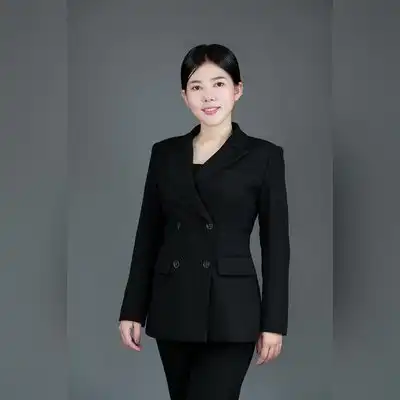 龚月
